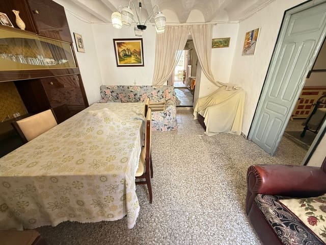 Casa de 4 habitaciones en Martos en venta - 22.900 € (Ref: 9772446)