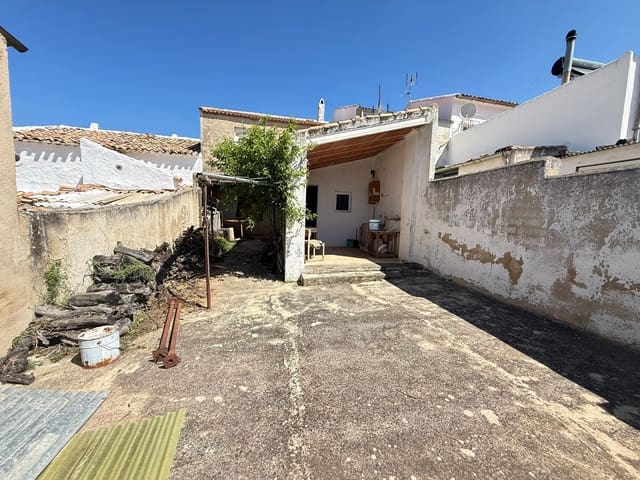 Casa de 4 habitaciones en Martos en venta - 22.900 € (Ref: 9772446)