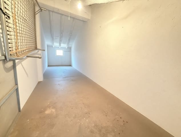4 slaapkamer Huis te koop in Martos met zwembad garage - € 99.898 (Ref: 9789919)