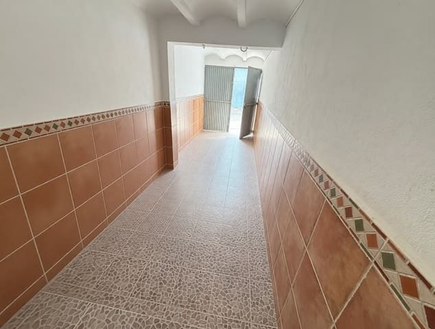 4 slaapkamer Huis te koop in Martos met zwembad garage - € 99.898 (Ref: 9789919)