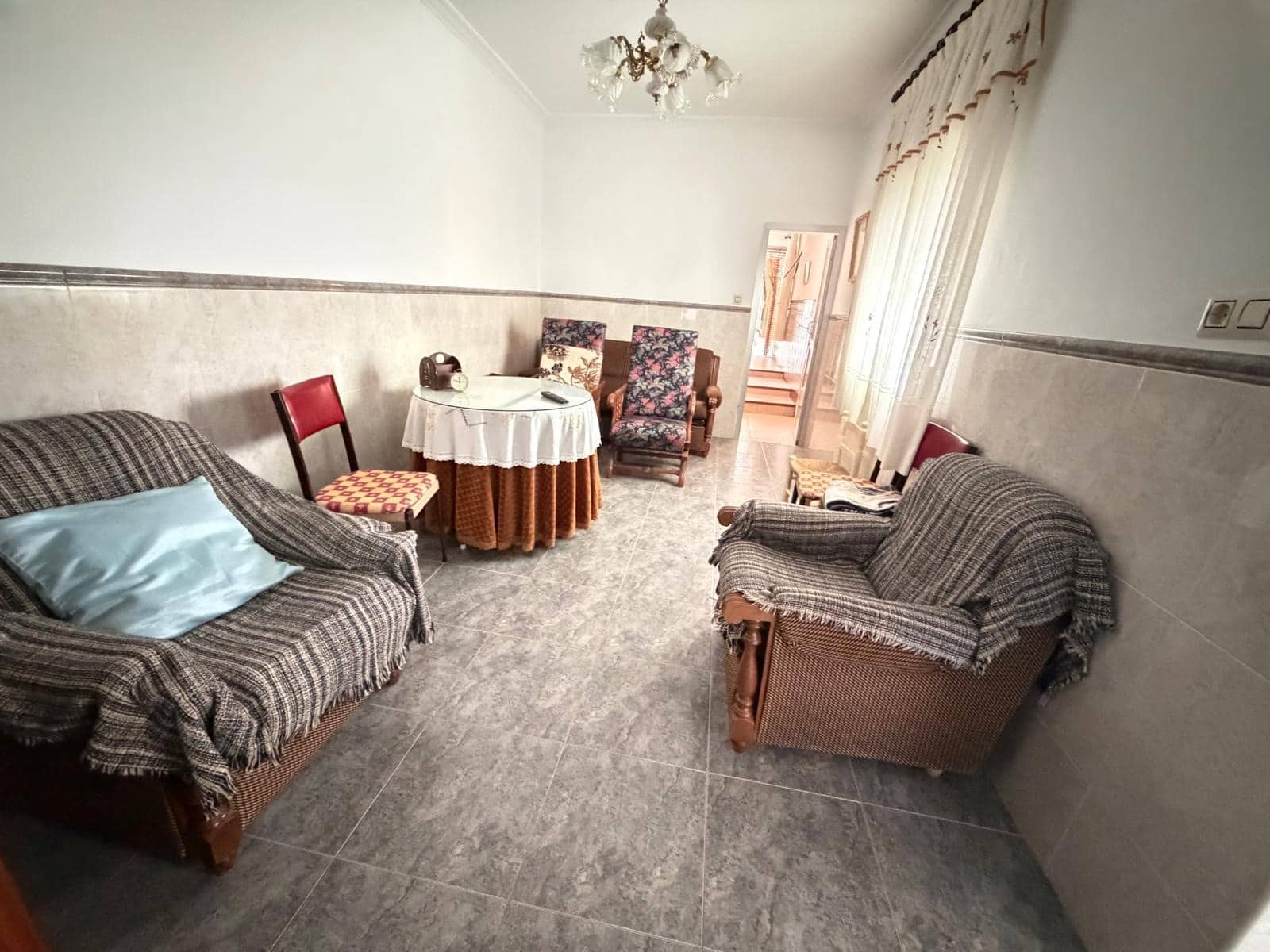 4 slaapkamer Huis te koop in Martos met zwembad garage - € 99.898 (Ref: 9789919)