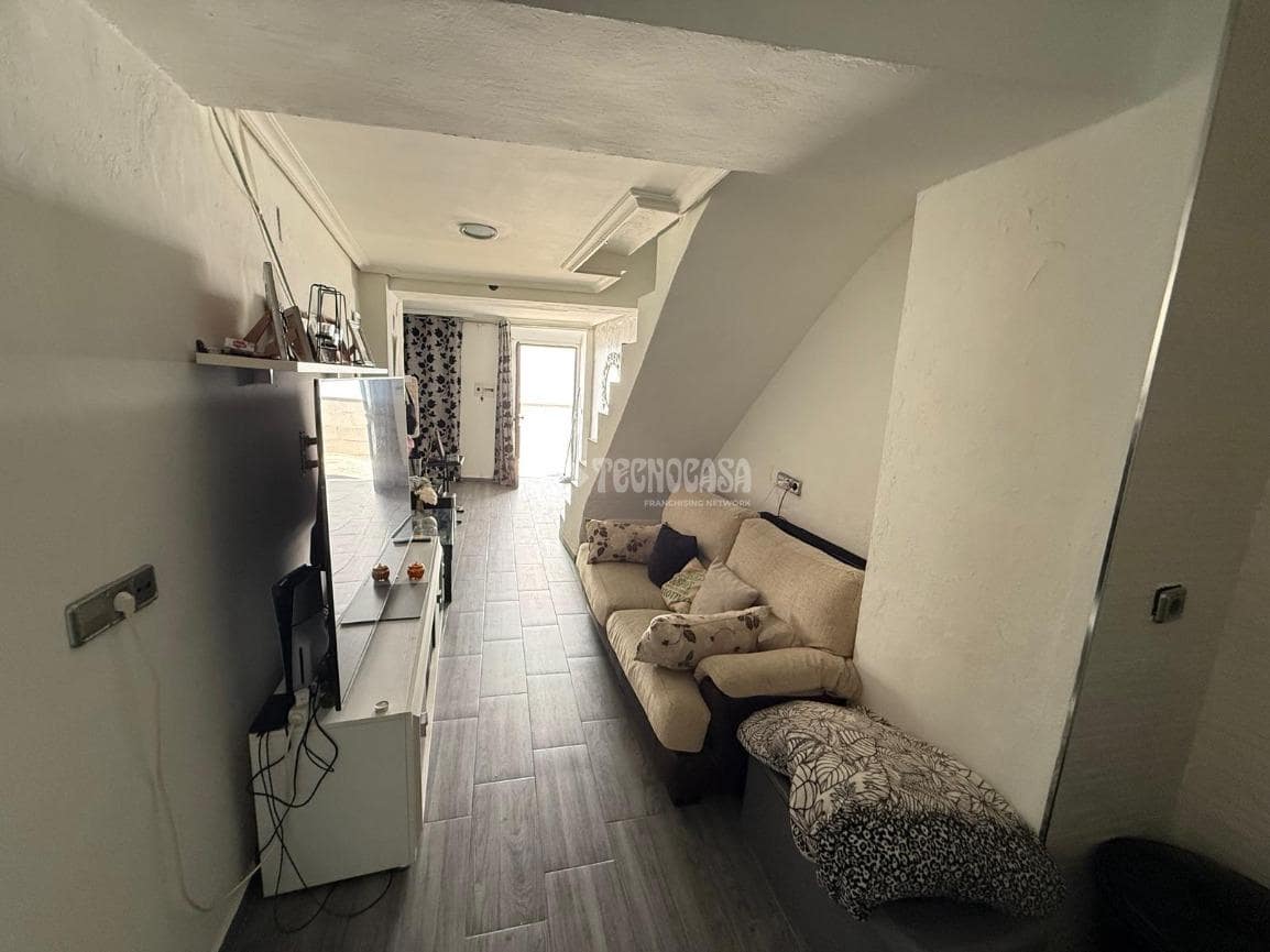 3 bedroom Townhouse for sale in Martos - € 44,500 (Ref: 9889407)
