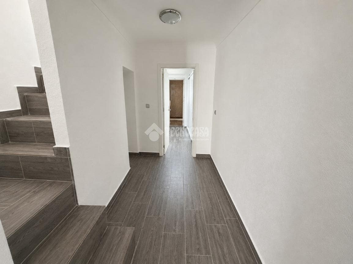 3 bedroom Townhouse for sale in Martos - € 44,500 (Ref: 9889407)