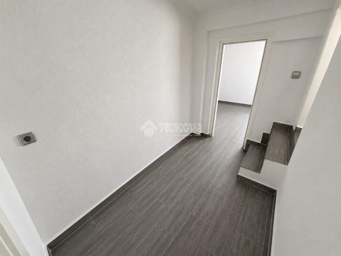 3 bedroom Townhouse for sale in Martos - € 44,500 (Ref: 9889407)