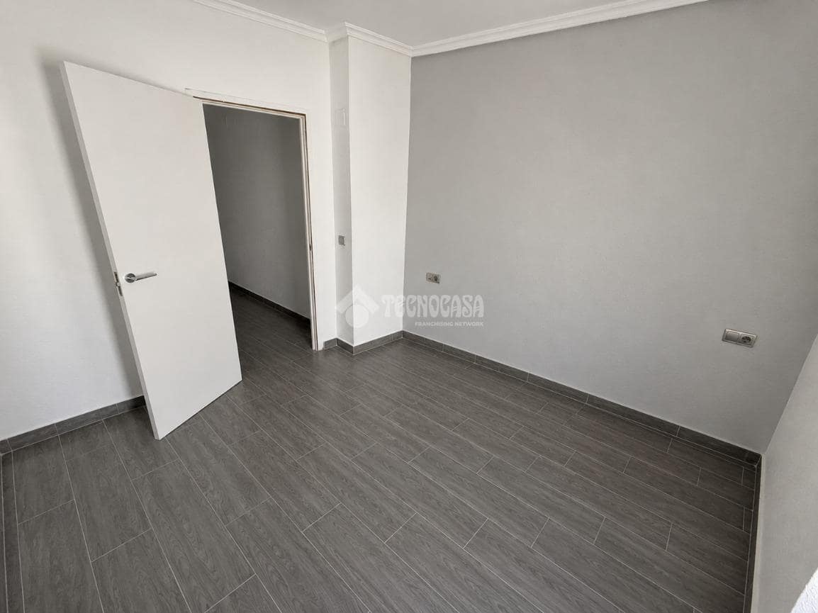 3 bedroom Townhouse for sale in Martos - € 44,500 (Ref: 9889407)