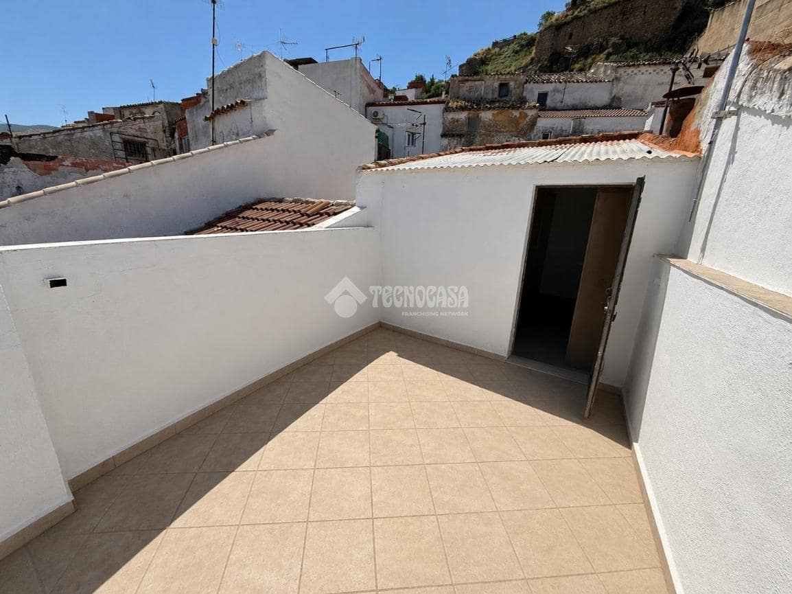 3 bedroom Townhouse for sale in Martos - € 44,500 (Ref: 9889407)