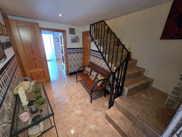 4 soveværelse Byhus til salg i Martos - € 59.900 (Ref: 9945986)