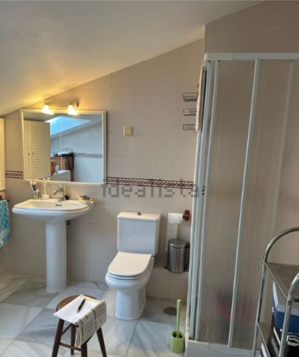 5 soveværelse Semi-Rækkehus til salg i Malaga by med swimmingpool garage - € 824.000 (Ref: 9203431)