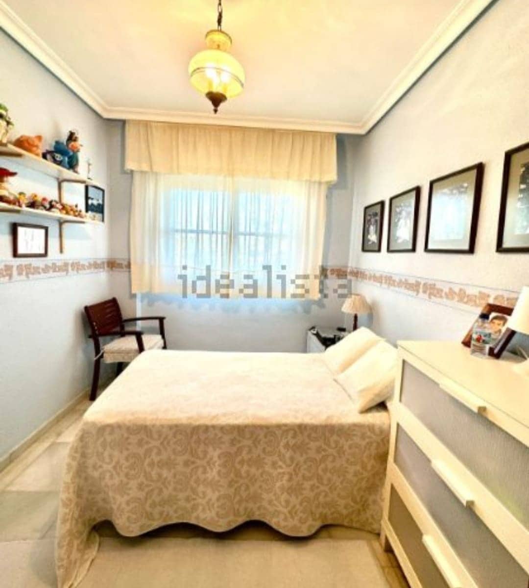 5 soveværelse Semi-Rækkehus til salg i Malaga by med swimmingpool garage - € 824.000 (Ref: 9203431)