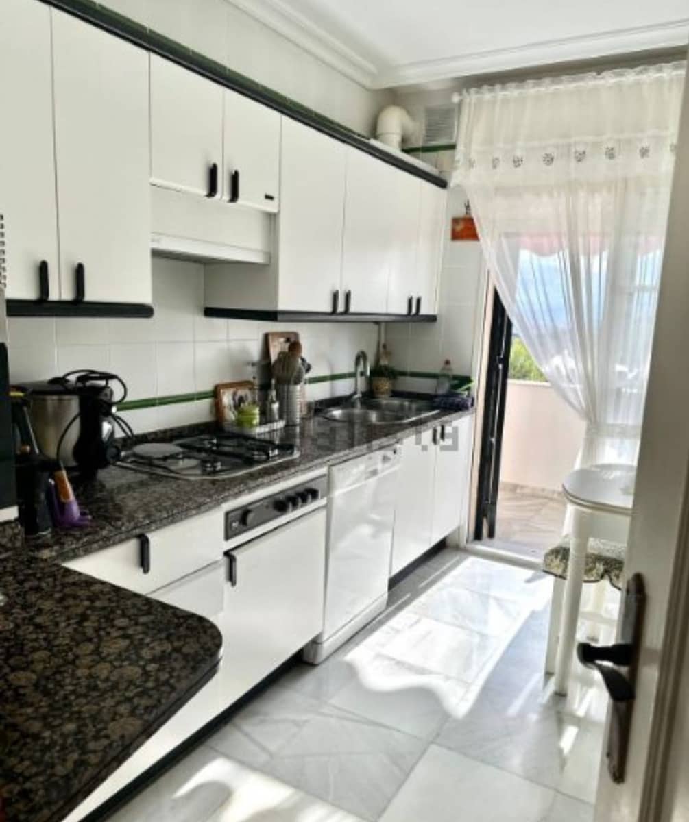 5 soveværelse Semi-Rækkehus til salg i Malaga by med swimmingpool garage - € 824.000 (Ref: 9203431)