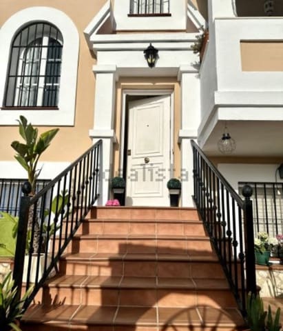 5 soveværelse Semi-Rækkehus til salg i La Viña, Málaga by med swimmingpool garage - € 824.000 (Ref: 9203431)