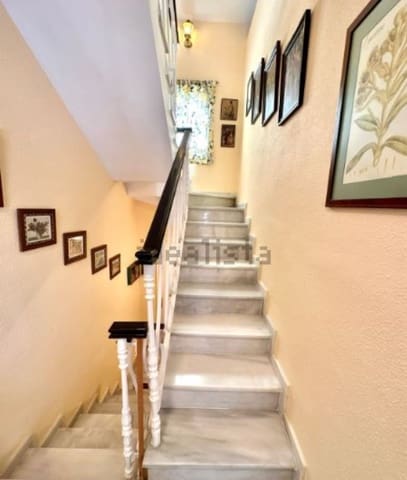 5 soveværelse Semi-Rækkehus til salg i La Viña, Málaga by med swimmingpool garage - € 824.000 (Ref: 9203431)