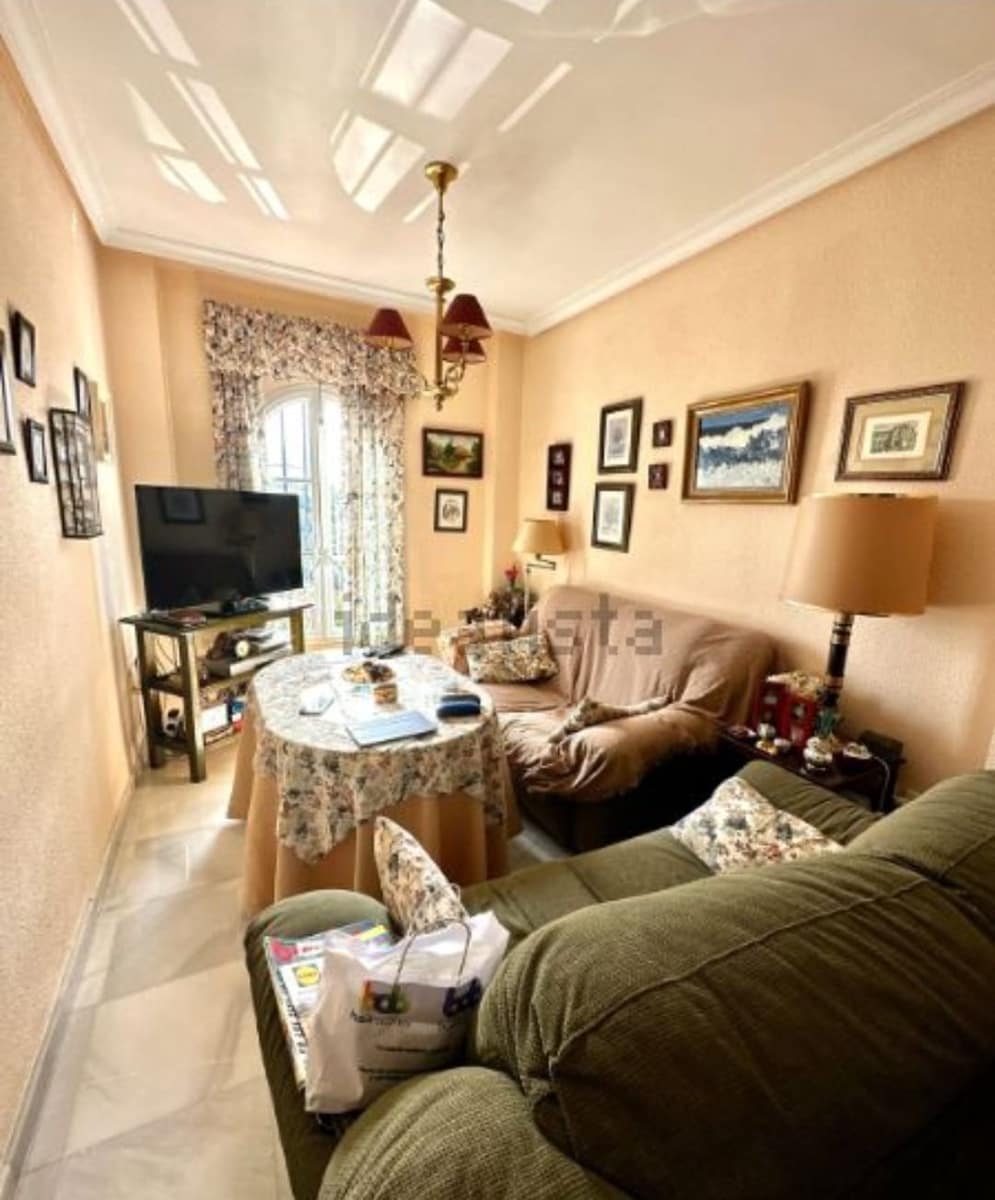 5 soveværelse Semi-Rækkehus til salg i Malaga by med swimmingpool garage - € 824.000 (Ref: 9203431)