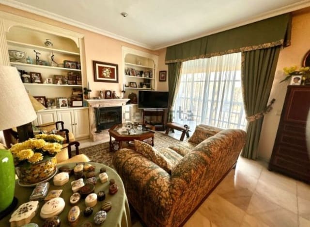 5 soveværelse Semi-Rækkehus til salg i La Viña, Málaga by med swimmingpool garage - € 824.000 (Ref: 9203431)