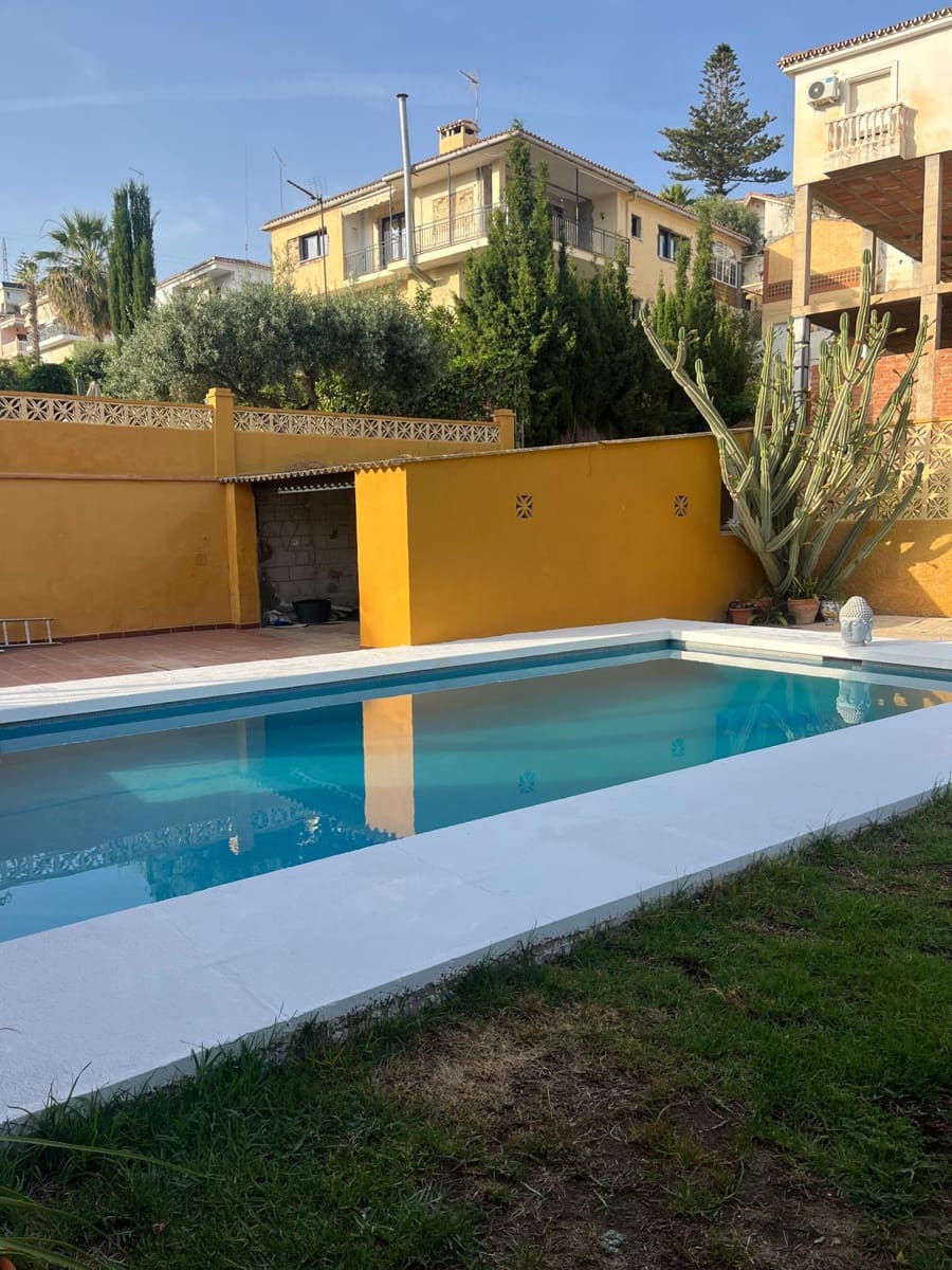 3 slaapkamer Huis te koop in Rincon de la Victoria met zwembad - € 680.000 (Ref: 9203498)