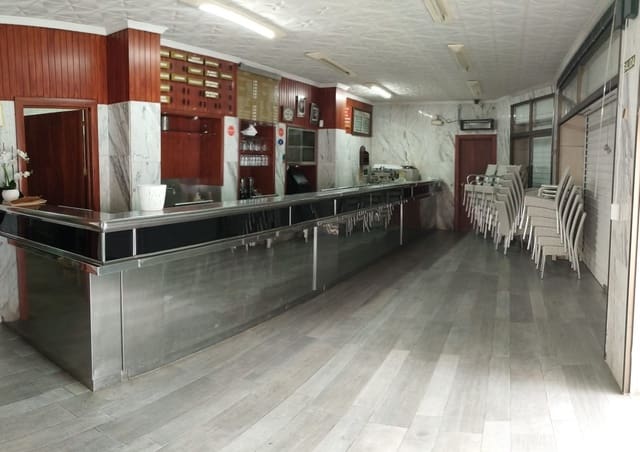 4 soverom Kommersiell til salgs i Pedregalejo Playa, Málaga by - € 950 000 (Ref: 9205748)