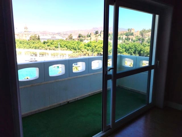 4 soveværelse Lejlighed til salg i La Malagueta, Málaga by med garage - € 1.200.000 (Ref: 9216616)