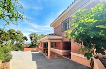 11 sypialnia Dom na sprzedaż w El Olivar, Miasto Málaga z basenem - 1 860 000 € (Ref: 9216650)