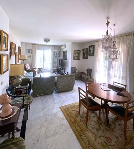 11 soveværelse Byhus til salg i Malaga by med swimmingpool - € 1.860.000 (Ref: 9216650)