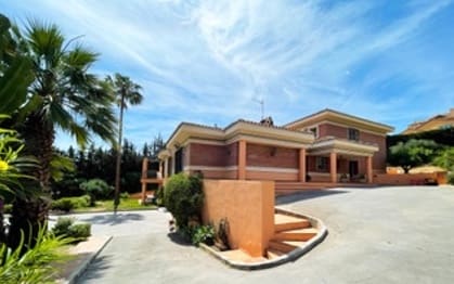 11 sypialnia Dom na sprzedaż w El Olivar, Miasto Málaga z basenem - 1 860 000 € (Ref: 9216650)