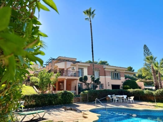 11 soveværelse Byhus til salg i Malaga by med swimmingpool - € 1.860.000 (Ref: 9216650)