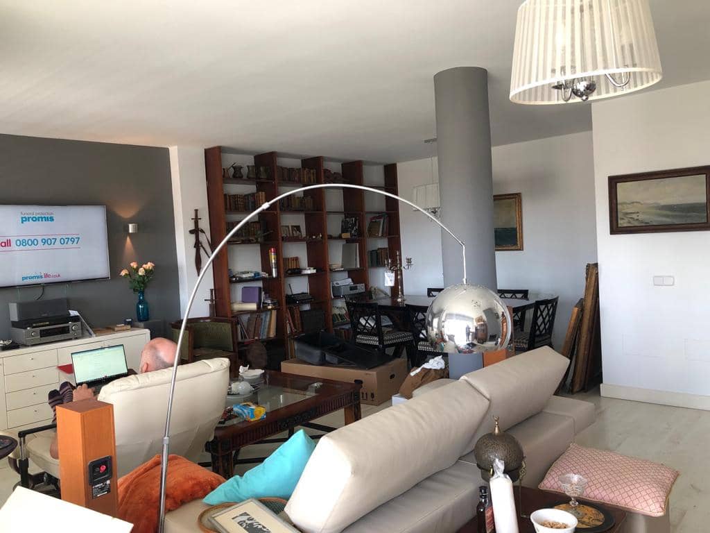 5 soveværelse Semi-Rækkehus til salg i Malaga by med swimmingpool - € 1.098.000 (Ref: 9216652)