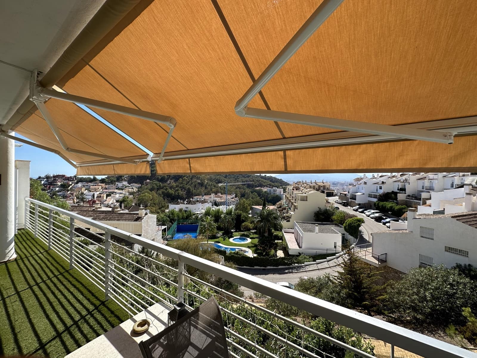 5 soveværelse Semi-Rækkehus til salg i Malaga by med swimmingpool - € 1.098.000 (Ref: 9216652)