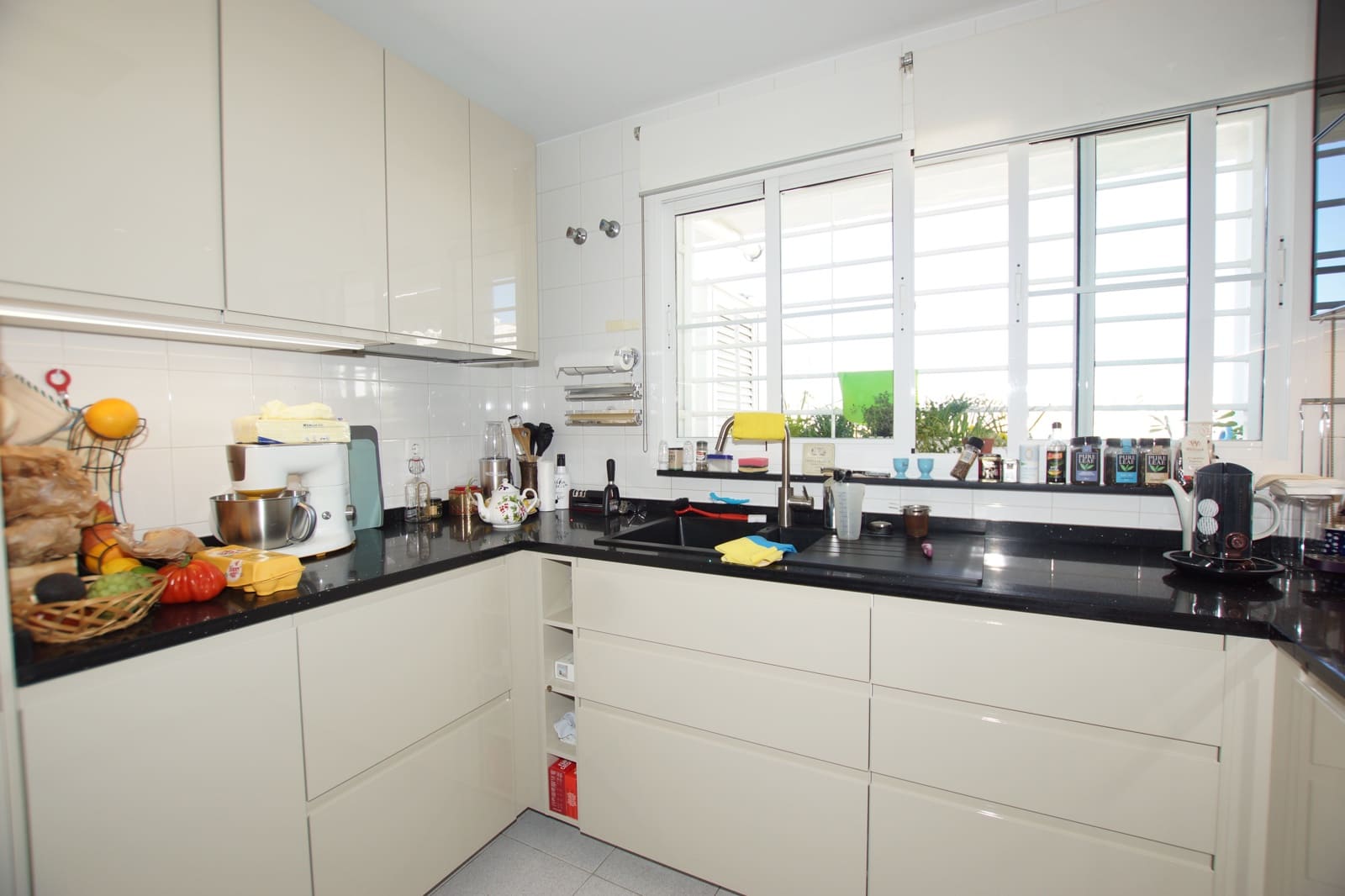 5 soveværelse Semi-Rækkehus til salg i Malaga by med swimmingpool - € 1.098.000 (Ref: 9216652)