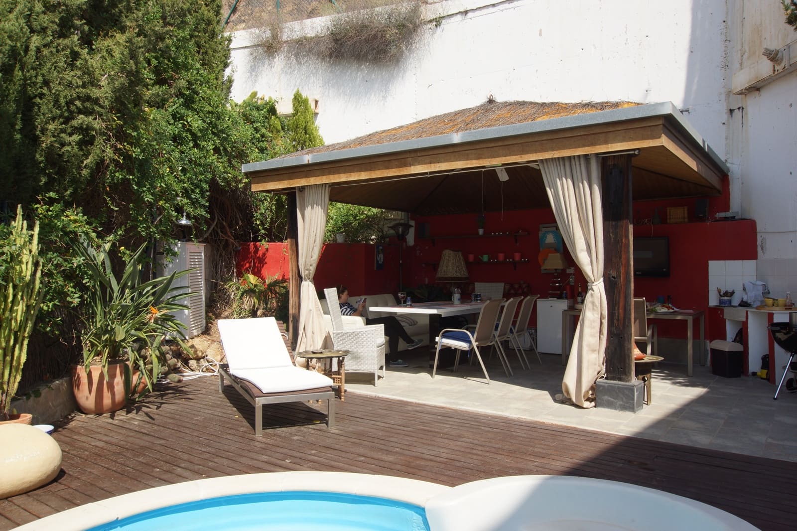 5 soveværelse Semi-Rækkehus til salg i Malaga by med swimmingpool - € 1.098.000 (Ref: 9216652)