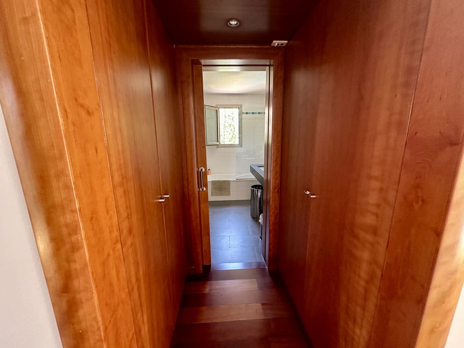 5 soveværelse Byhus til salg i Malaga by med swimmingpool garage - € 1.290.000 (Ref: 9216655)