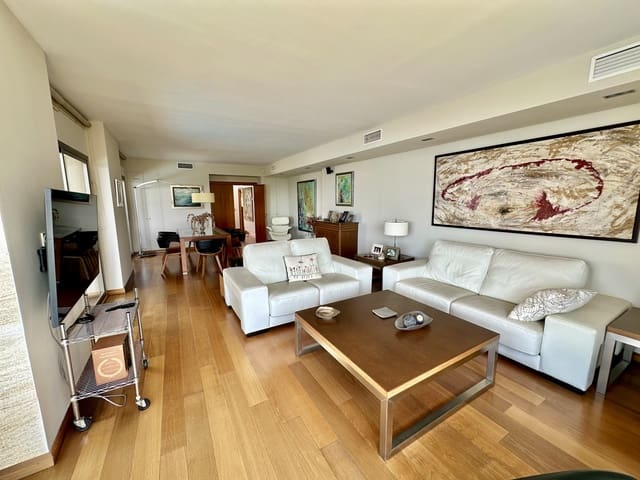 5 makuuhuone Omakotitalo myytävänä paikassa Lomas de San Anton, Málaga kaupunki mukana uima-altaan 
autotalli - 1 290 000 € (Ref: 9216655)