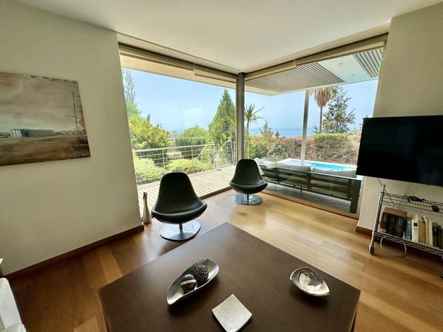 5 makuuhuone Omakotitalo myytävänä paikassa Lomas de San Anton, Málaga kaupunki mukana uima-altaan 
autotalli - 1 290 000 € (Ref: 9216655)