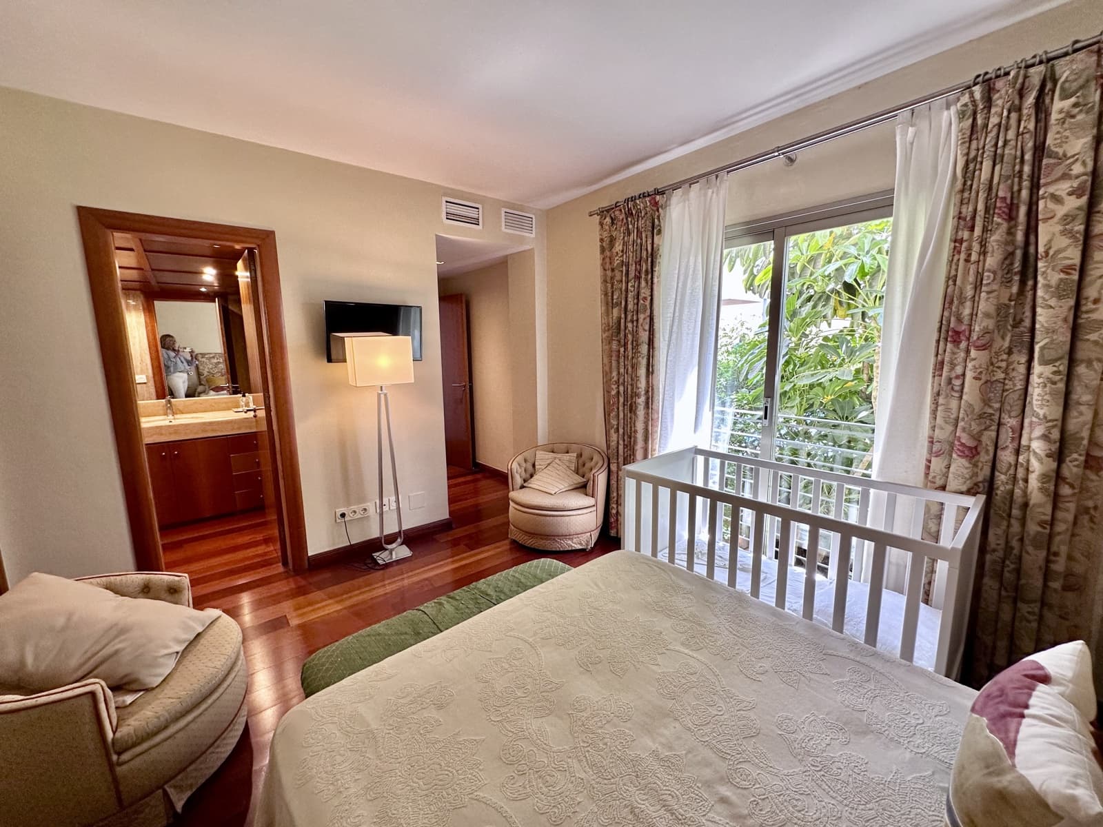 5 soveværelse Byhus til salg i Malaga by med swimmingpool garage - € 1.290.000 (Ref: 9216655)