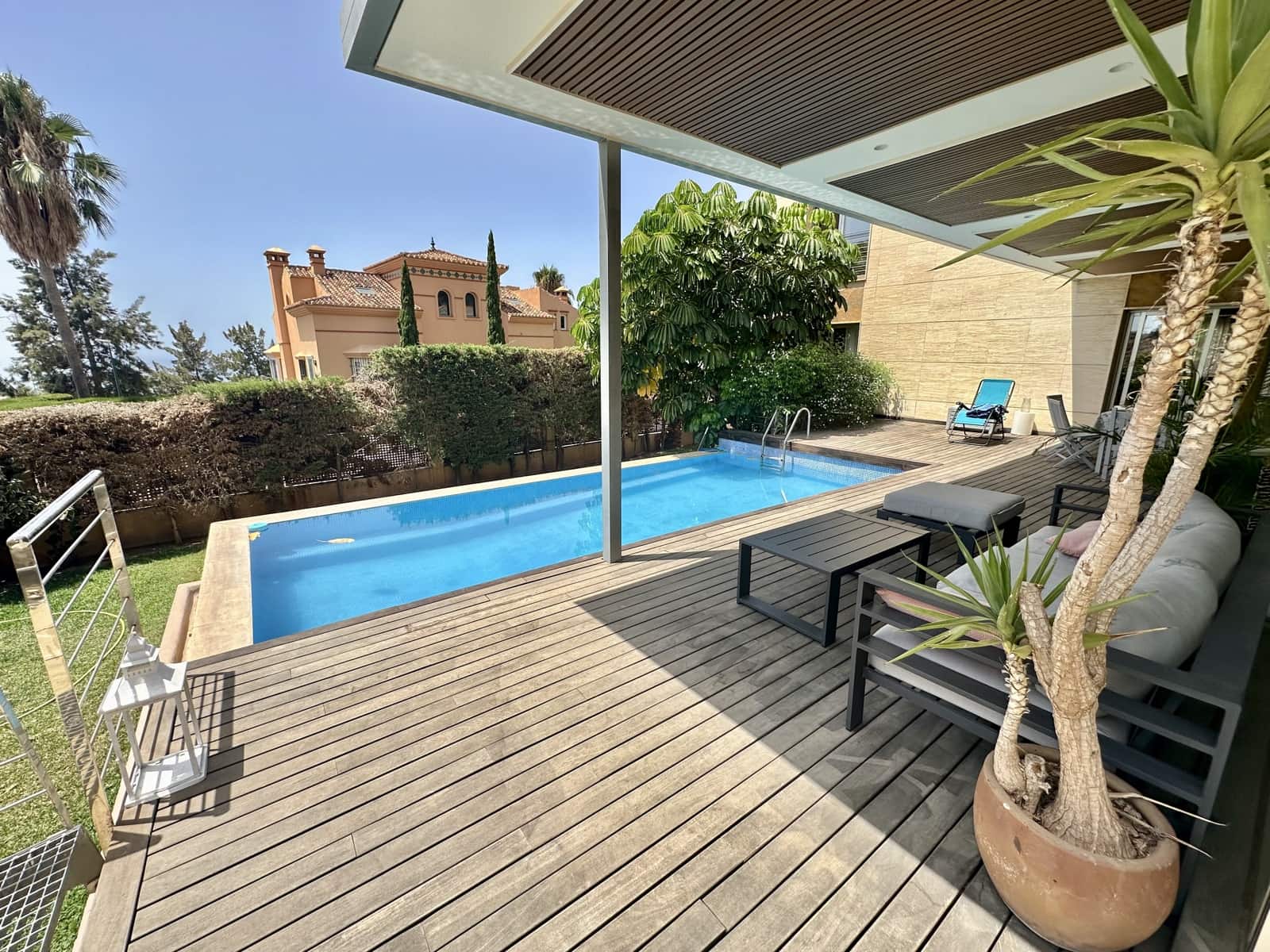 5 soveværelse Byhus til salg i Malaga by med swimmingpool garage - € 1.290.000 (Ref: 9216655)