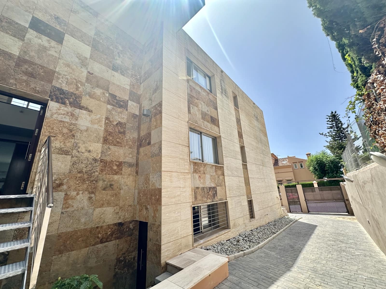 5 soveværelse Byhus til salg i Malaga by med swimmingpool garage - € 1.290.000 (Ref: 9216655)