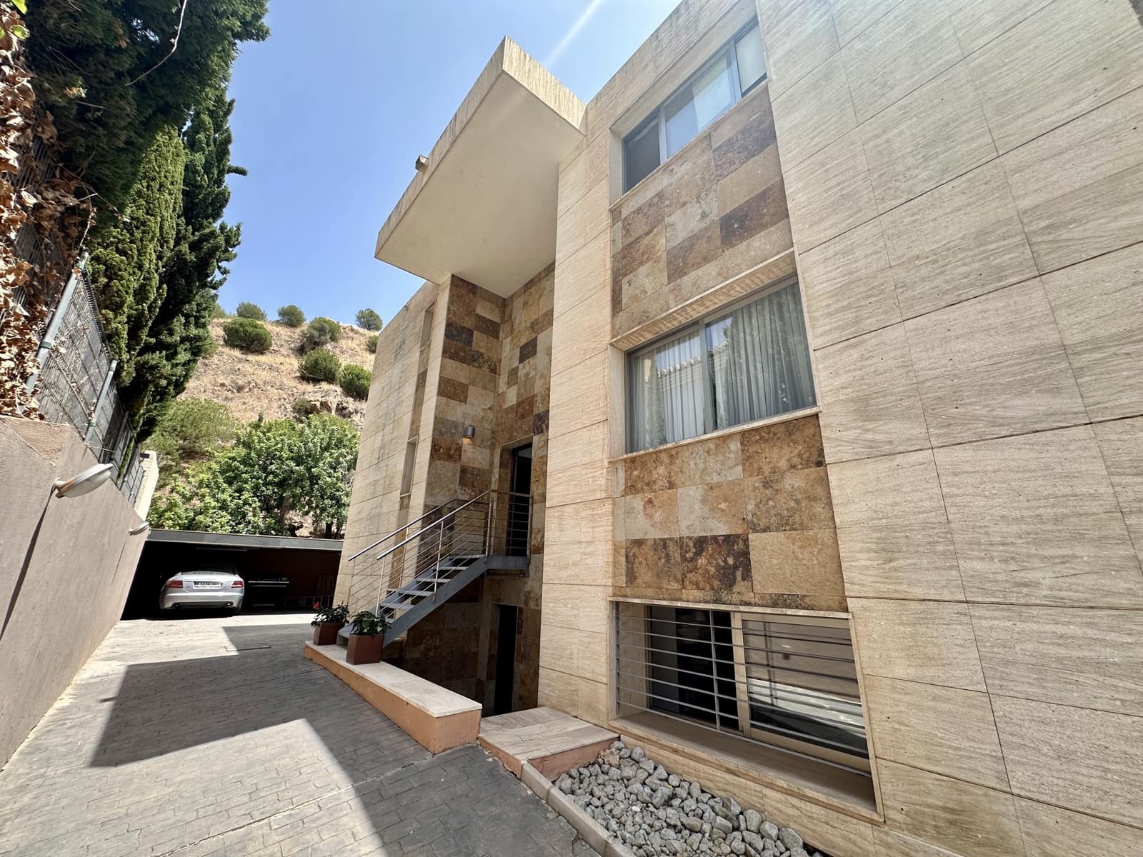 5 soveværelse Byhus til salg i Malaga by med swimmingpool garage - € 1.290.000 (Ref: 9216655)