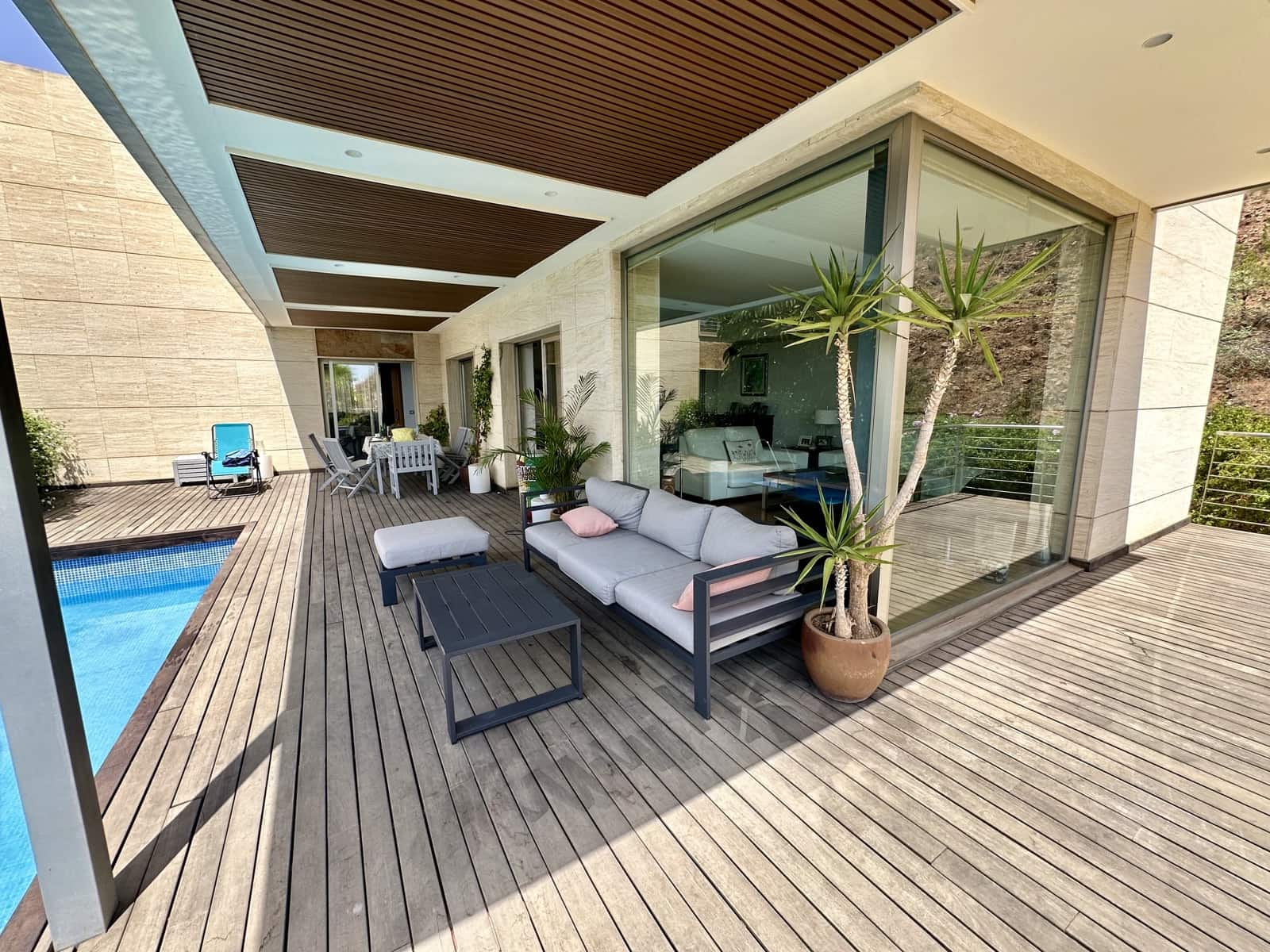 5 soveværelse Byhus til salg i Malaga by med swimmingpool garage - € 1.290.000 (Ref: 9216655)