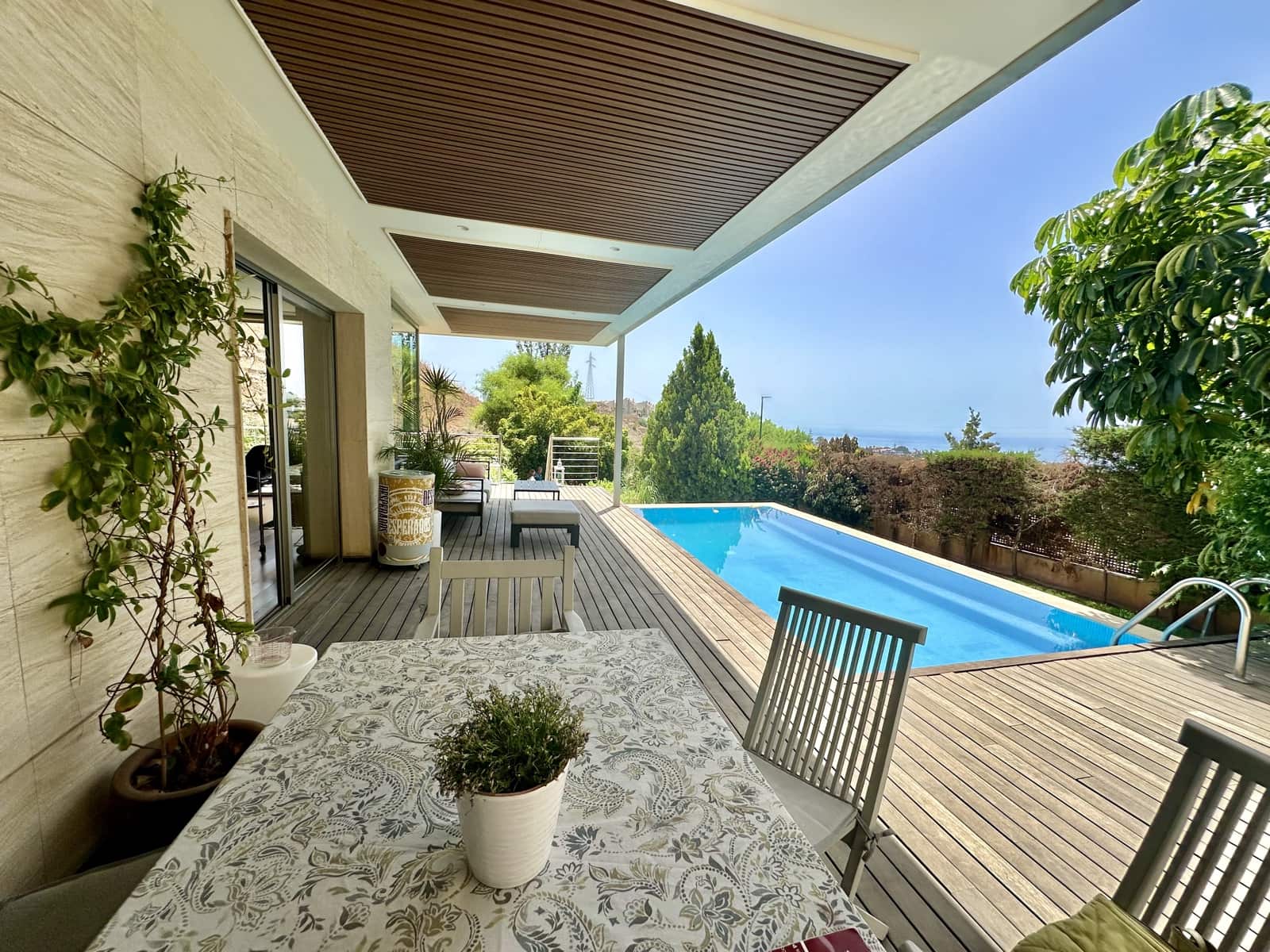 5 soveværelse Byhus til salg i Malaga by med swimmingpool garage - € 1.290.000 (Ref: 9216655)