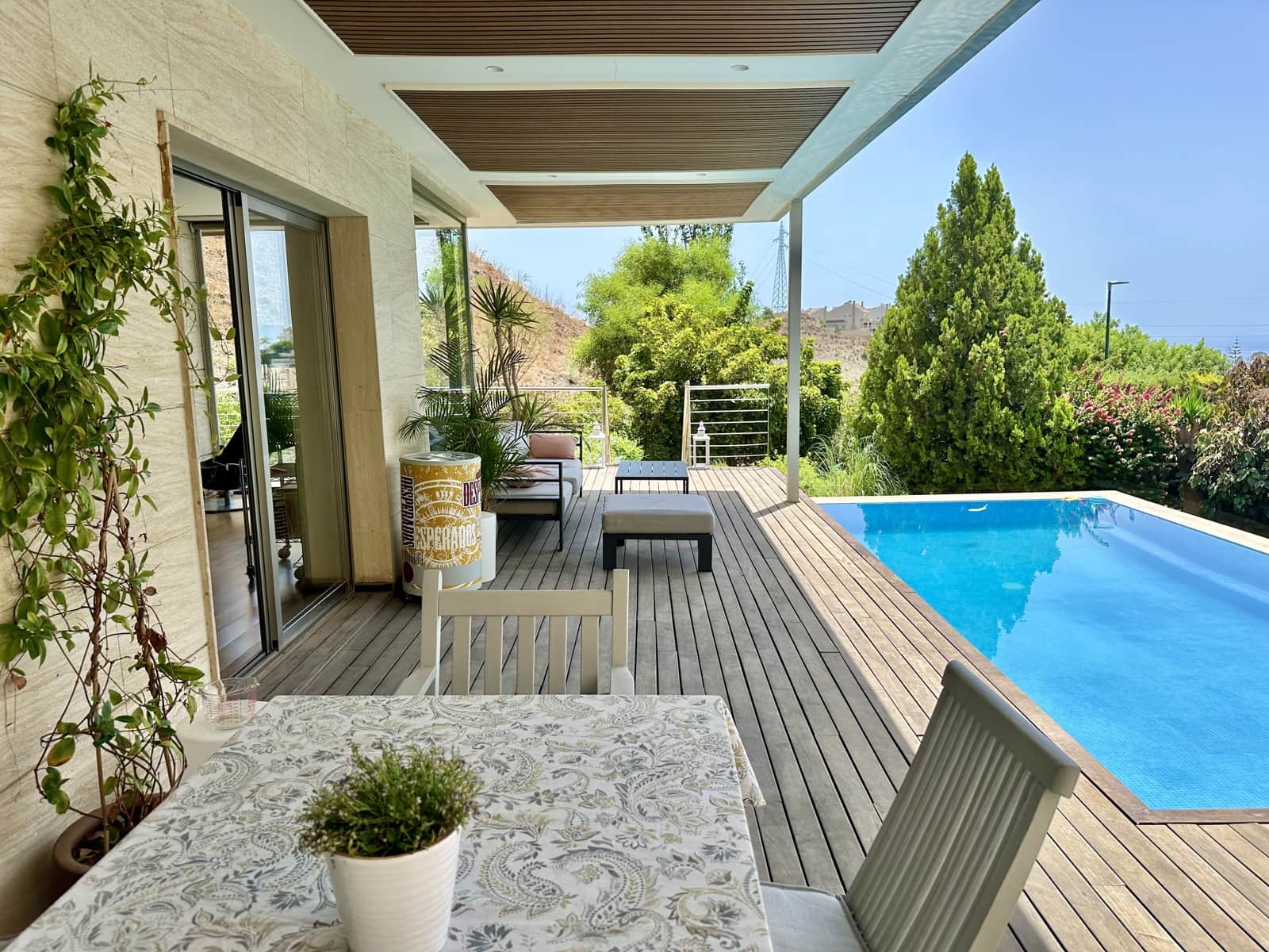 5 soveværelse Byhus til salg i Malaga by med swimmingpool garage - € 1.290.000 (Ref: 9216655)