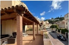 6 makuuhuone Paritalo myytävänä paikassa Hacienda Clavero, Málaga kaupunki mukana uima-altaan 
autotalli - 1 200 000 € (Ref: 9216657)