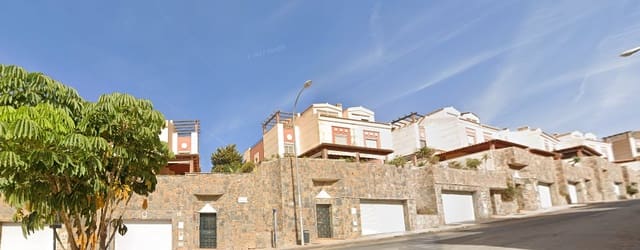 6 makuuhuone Paritalo myytävänä paikassa Hacienda Clavero, Málaga kaupunki mukana uima-altaan 
autotalli - 1 200 000 € (Ref: 9216657)