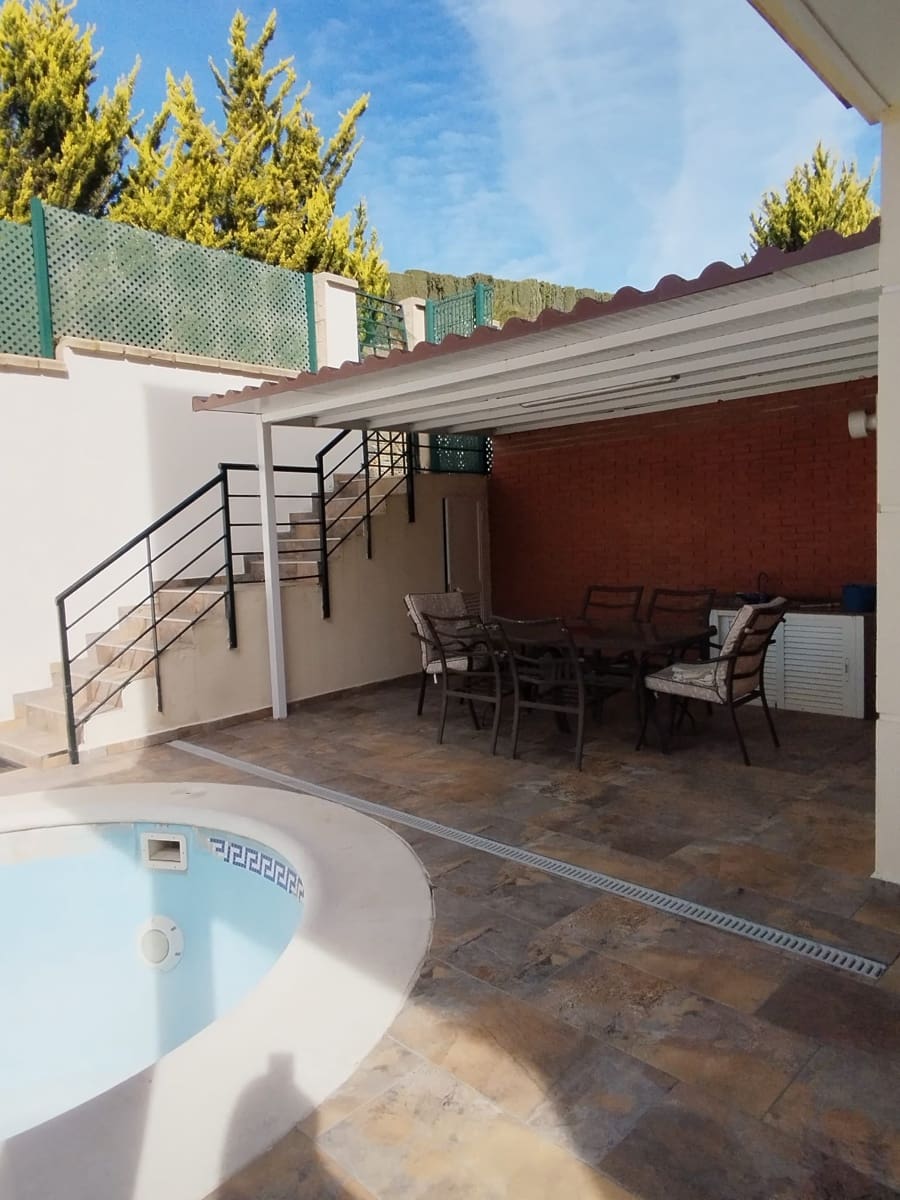 6 slaapkamer Halfvrijstaande villa te koop in Malaga stad met zwembad garage - € 1.200.000 (Ref: 9216657)