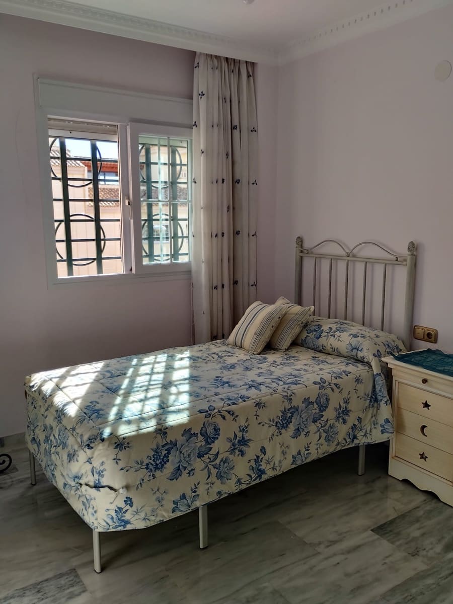 6 slaapkamer Halfvrijstaande villa te koop in Malaga stad met zwembad garage - € 1.200.000 (Ref: 9216657)