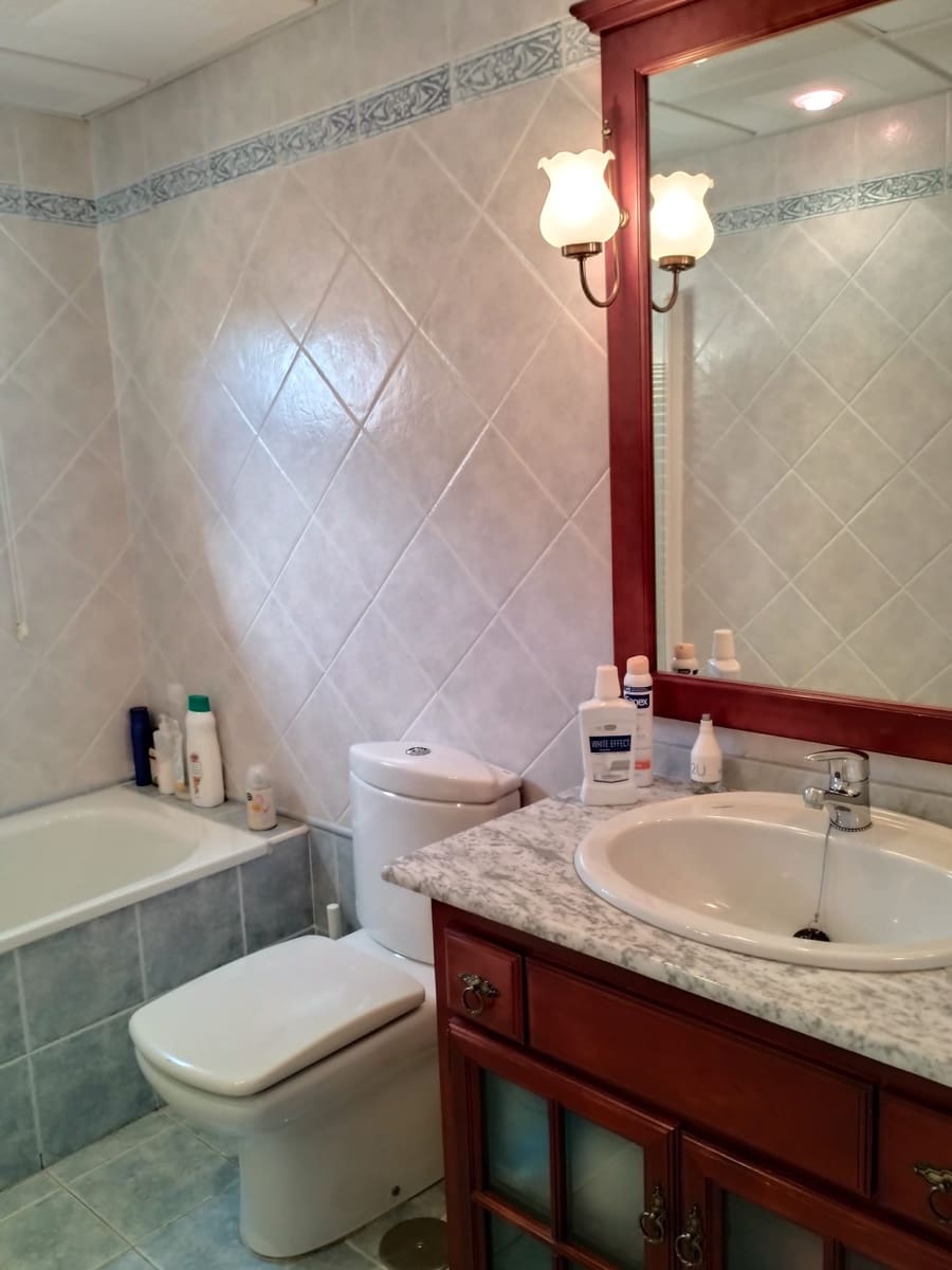 6 slaapkamer Halfvrijstaande villa te koop in Malaga stad met zwembad garage - € 1.200.000 (Ref: 9216657)