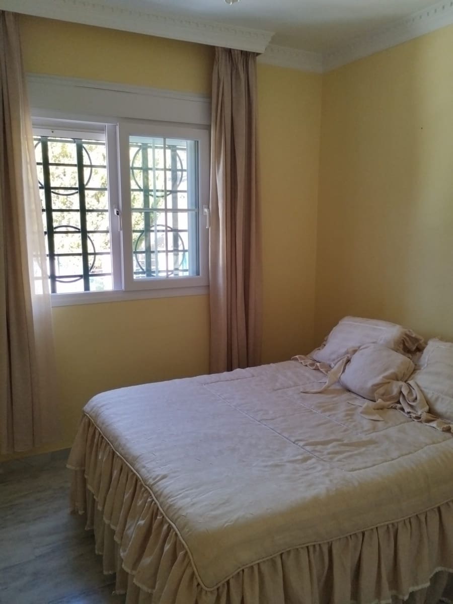 6 slaapkamer Halfvrijstaande villa te koop in Malaga stad met zwembad garage - € 1.200.000 (Ref: 9216657)