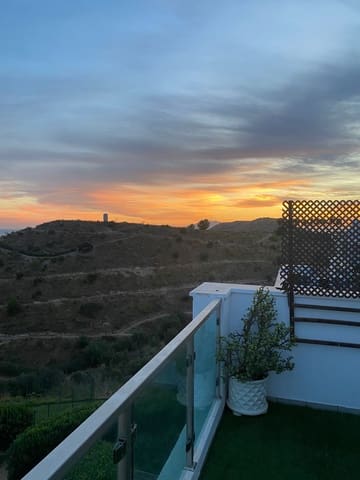 Piso de 3 habitaciones en Rincón de la Victoria en venta con piscina garaje - 450.000 € (Ref: 9311436)