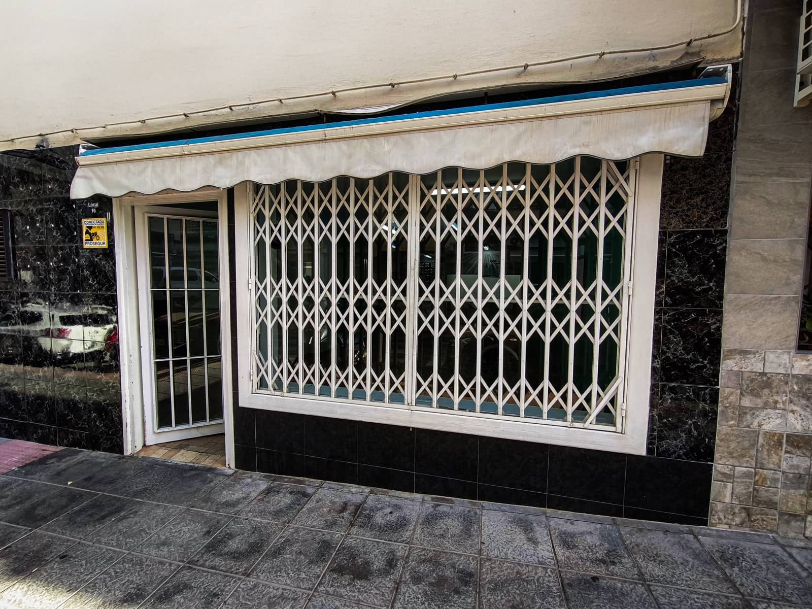 2 slaapkamer Commercieel te koop in Marbella - € 220.000 (Ref: 9319845)