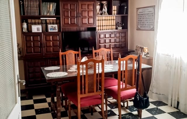 4 quarto Apartamento para venda em Ciudad Jardín, Málaga cidade - 295 000 € (Ref: 9371147)