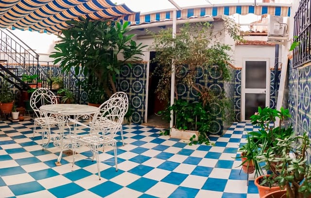 4 quarto Apartamento para venda em Ciudad Jardín, Málaga cidade - 295 000 € (Ref: 9371147)