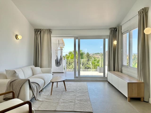 2 soveværelse Rækkehus til salg i Nueva Atalaya, Estepona med swimmingpool garage - € 379.900 (Ref: 9158691)
